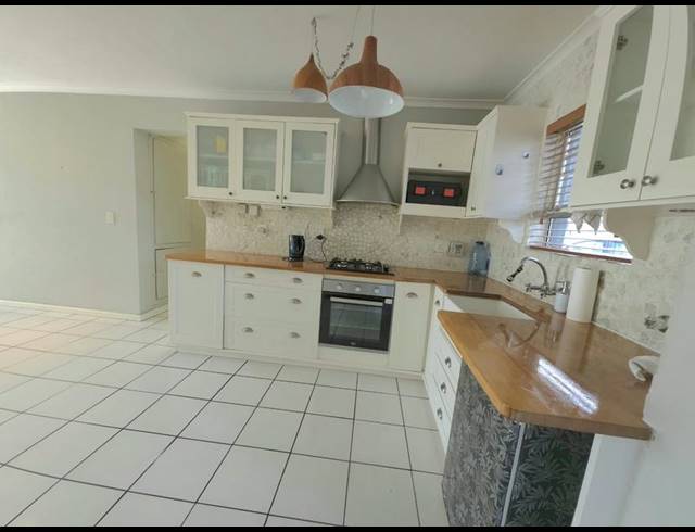 3 BEDROOM PROPERTY TO RENT IN WEST BEACH